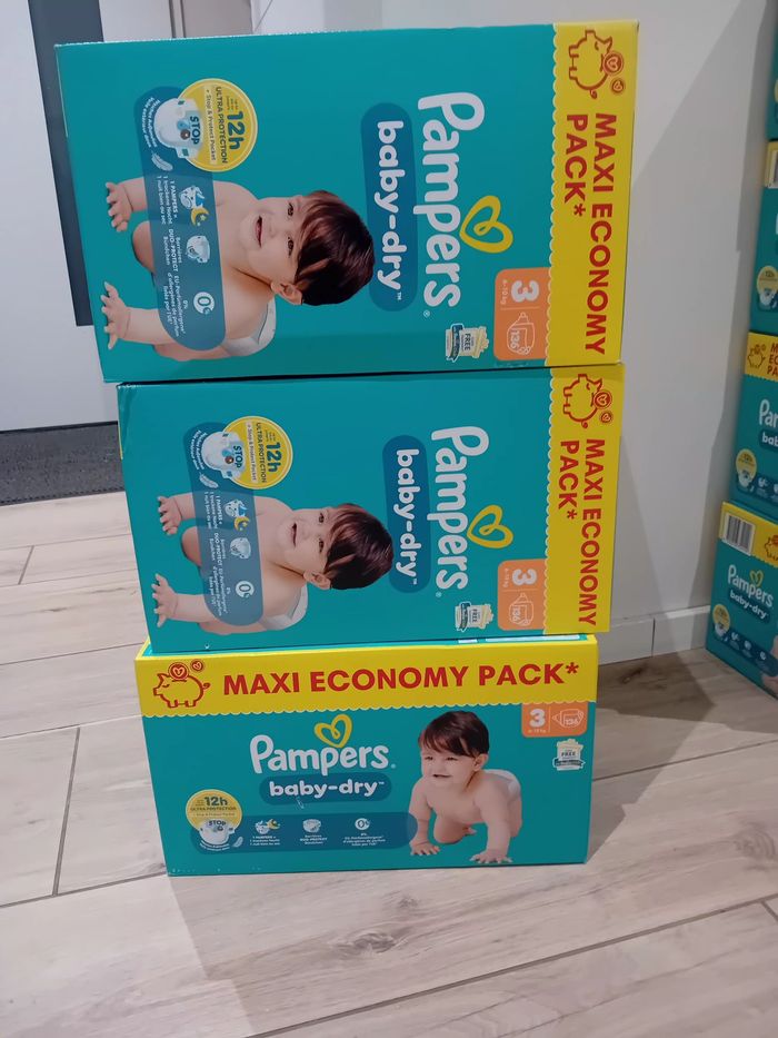 Couches pampers baby-dry taille 3