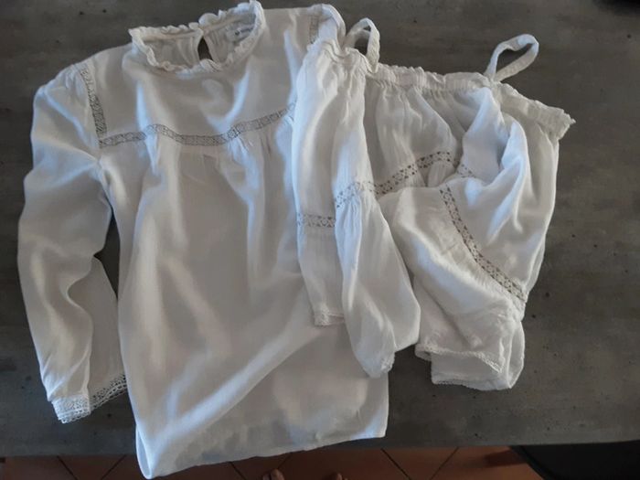 Lot 2 blouses avec dentelle
