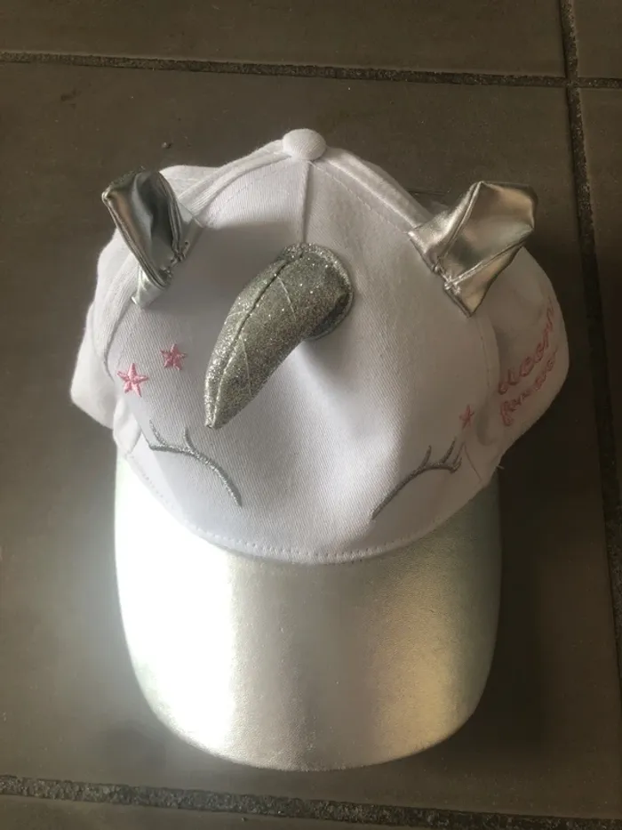 Casquette licorne T51 3 ans neuf 🧢🦄 - photo numéro 2