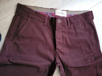 Pantalon bordeaux à petits carreaux