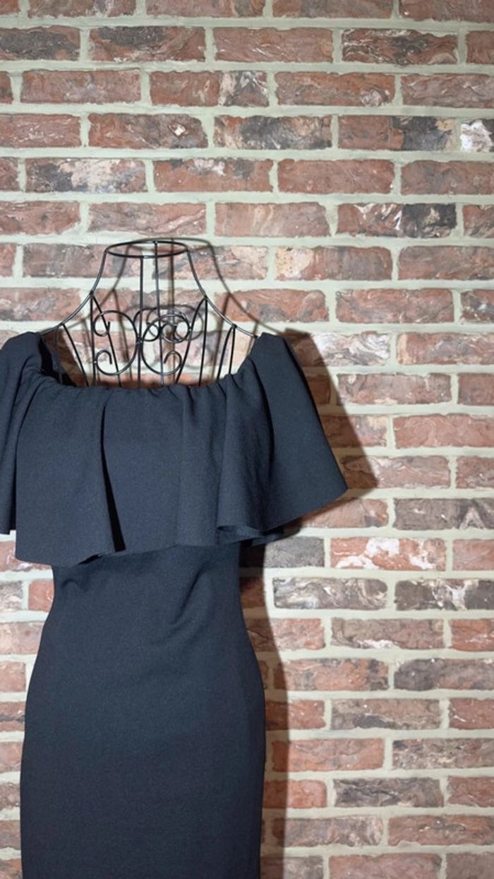 Robe noire moulante épaule dénudée Taille S - photo numéro 3