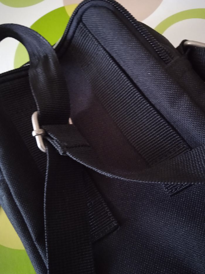 Vend sacoche homme noir marque David Jones - photo numéro 8