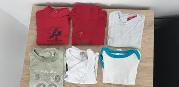 Lots 2 bodys, 4 tee-shirts - 6 mois
