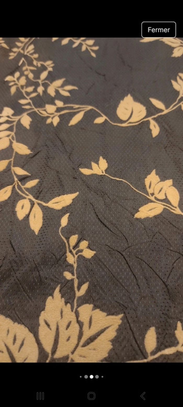 Jolie Robe Ap taille 38 fond noir dessin doré - photo numéro 12