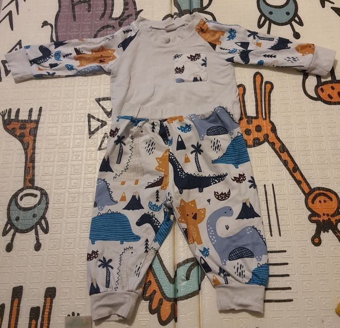 Lot vêtements 6 mois - photo numéro 8