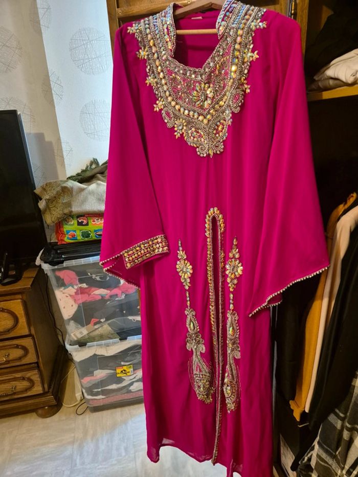 Robe  doubai  du 36 au 40 - photo numéro 2