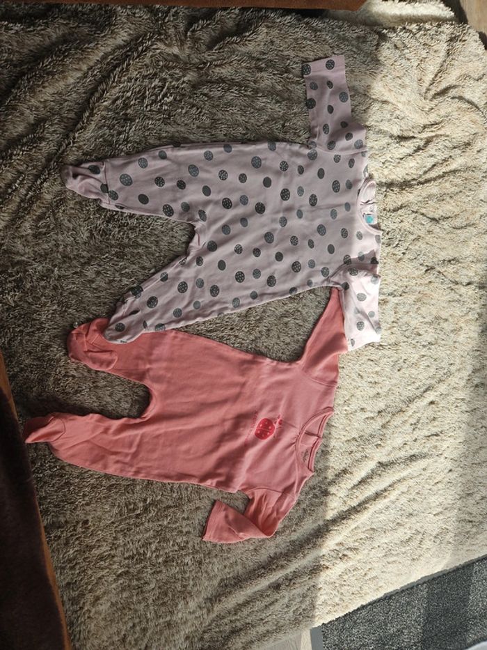 Lot pyjamas fins fille 6 mois