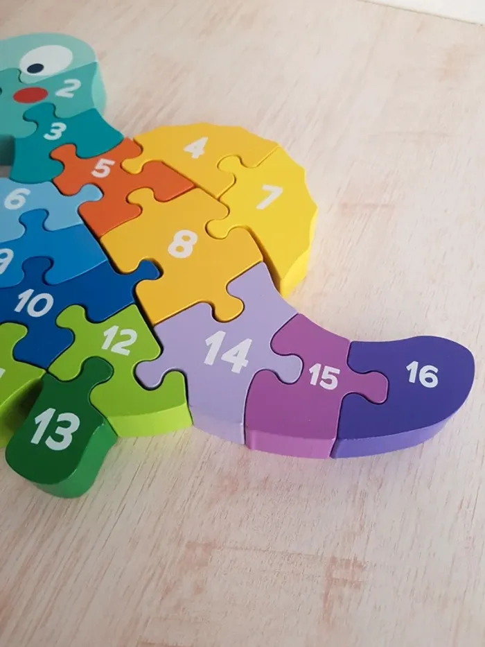 Puzzle spinosaure en bois chiffres et couleurs - photo numéro 8