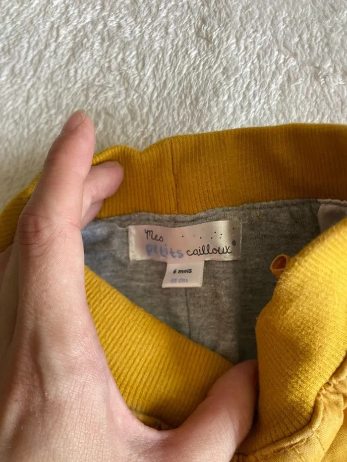 Jeans moutarde 6 mois - photo numéro 2
