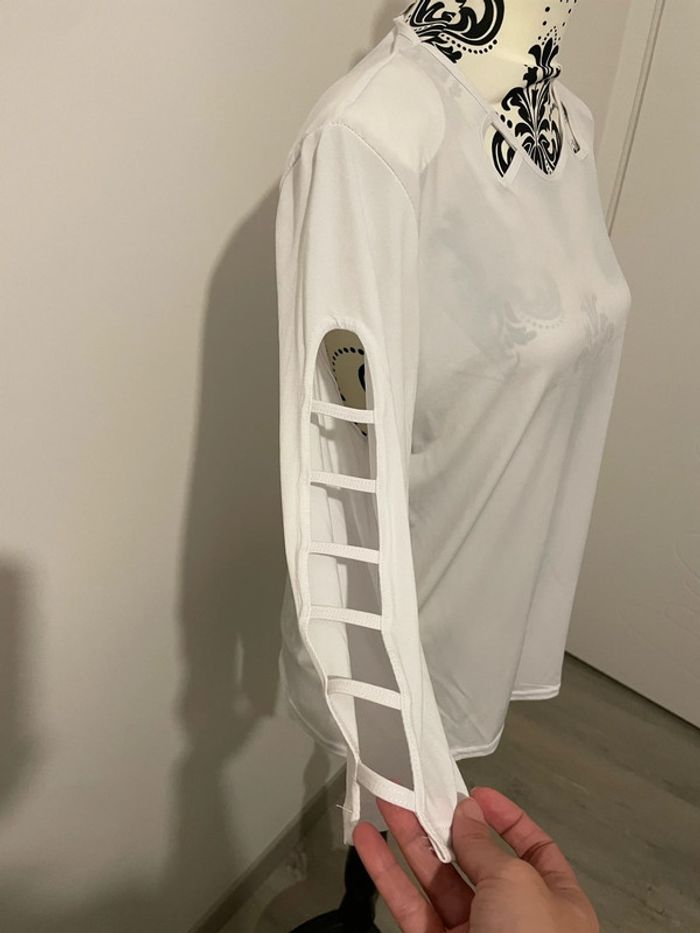 T-Shirt tunique blanc manches 3/4 ouvert devant à épaulettes Mode Paris taille 42 - photo numéro 2