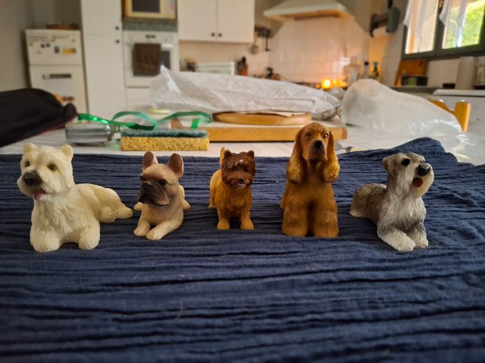 Lot chiens en platre