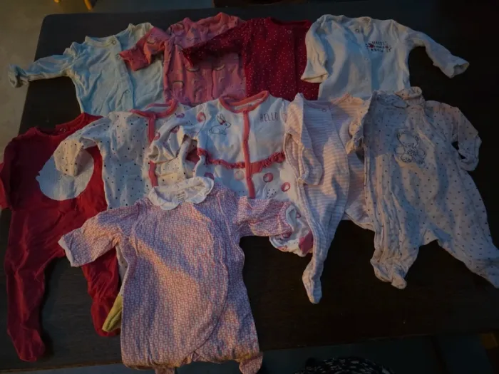 Lots vêtements fille taille 1 mois - photo numéro 6