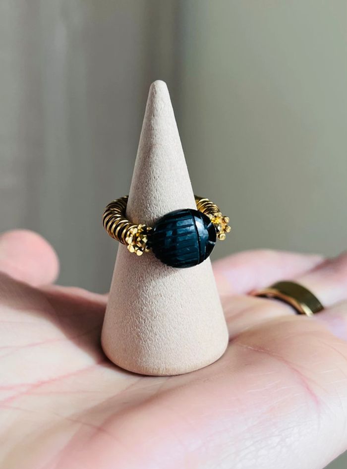 Bague amulette scarabée Onyx noir