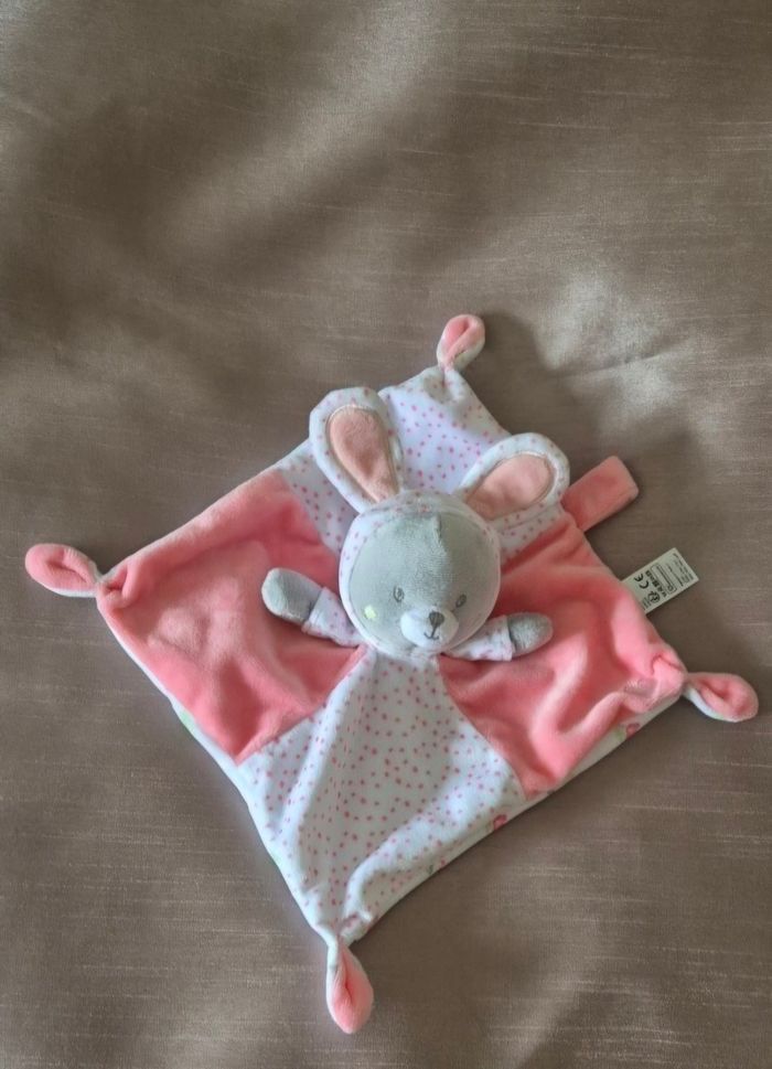 Doudou lapin  🐰 rose fleurs 🌸 - photo numéro 2