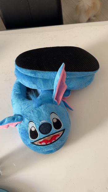 Grosse pantoufles Stitch