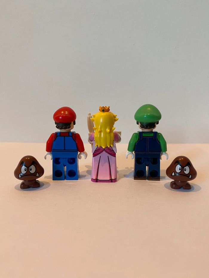 Figurine type lego Mario, Luigi et la princesse Peach. Super Mario - photo numéro 3