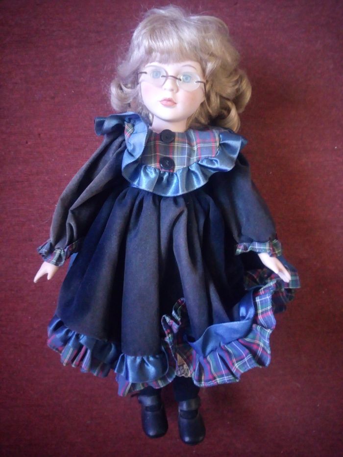 Ancienne poupée articulée en porcelaine - photo numéro 6