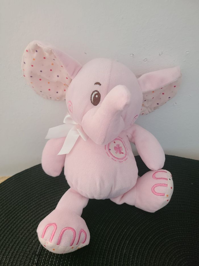 Peluche petit éléphant rose Card Factory avec oreilles intérieures tachetées. - photo numéro 3