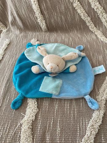 Peluche doudou plat 26cm babynat lapin bleu carré très bon état