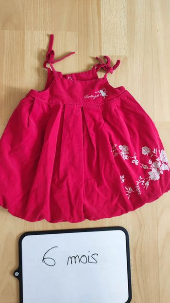 Robe rouge taille 6 mois