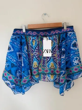 Jupe courte imprimée Zara