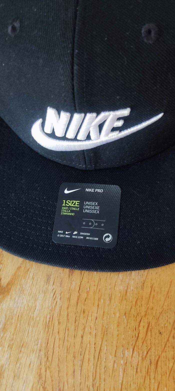 Casquette Nike noir brodé vert - photo numéro 2