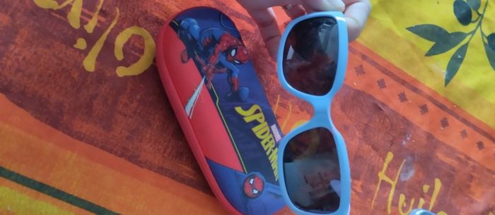 Lunette de soleil - photo numéro 3