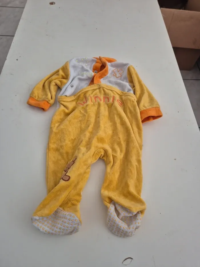 Pyjamas winnie disneyland paris 3 mois - photo numéro 3