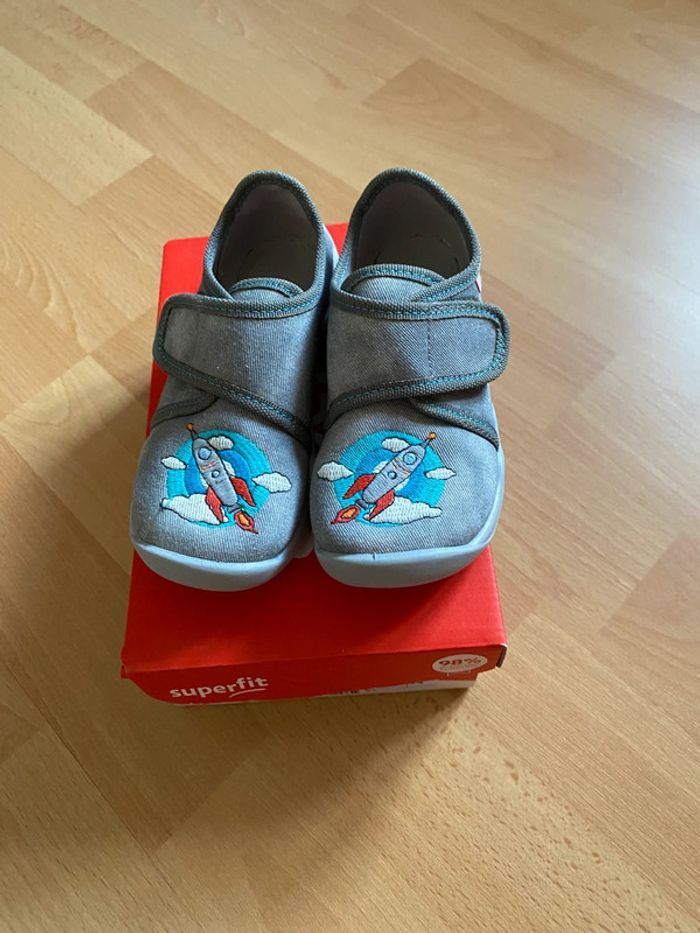 Chaussons Superfit Taille 24 - photo numéro 2