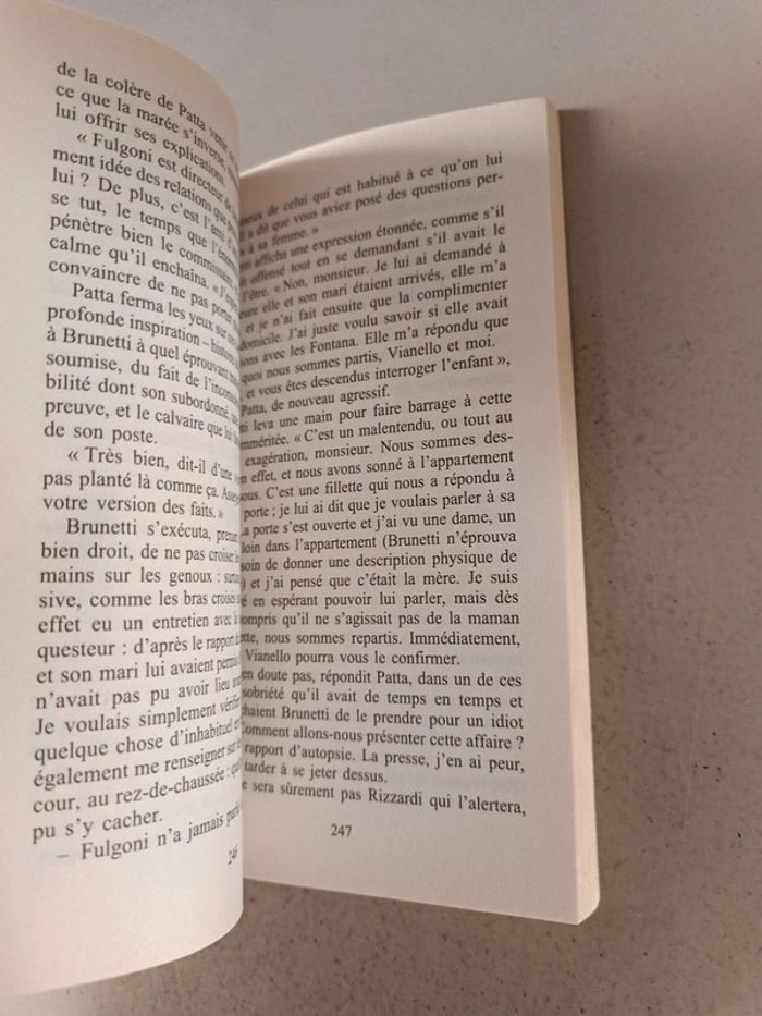 Donna Léon Brunetti et le mauvais augure une enquête du commissariat brunetti - photo numéro 6