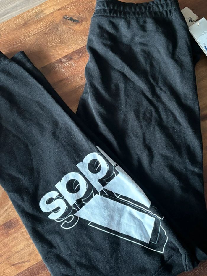 Pantalon Adidas neuf garçon - photo numéro 2