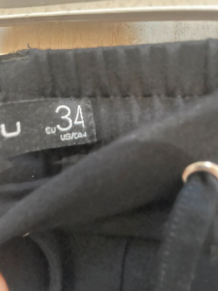 Entre le jogging et le chino pantalon noir taille 34 - photo numéro 9