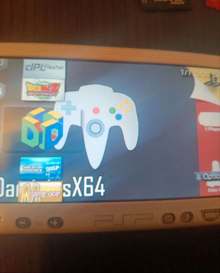 Carte mémoire pour PSP avec 4000 jeux préinstallé - photo numéro 7