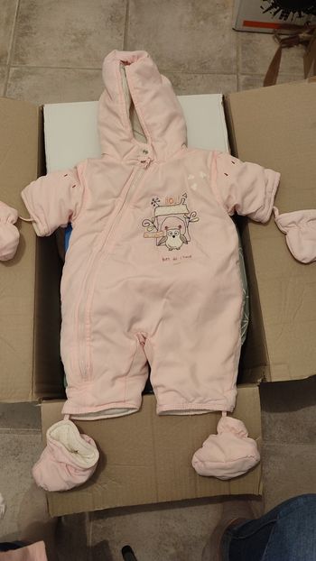 Combinaison rose hiver 1mois