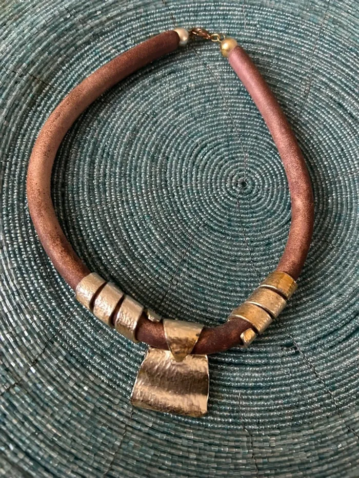 Bijoux ancien, collier marron et doré femme rares