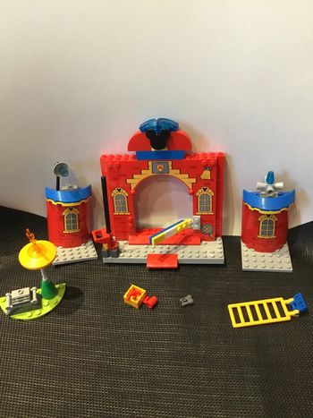 Lego lot 10776 non complet la caserne de pompiers de Mickey Mouse