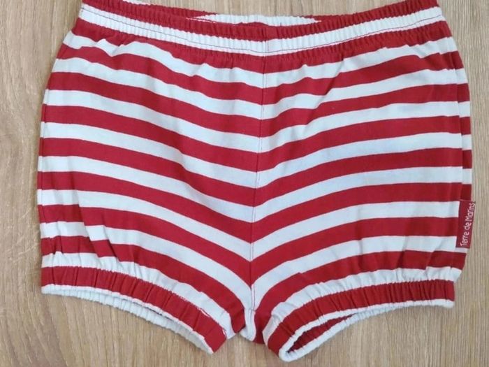 Cache couche a rayures