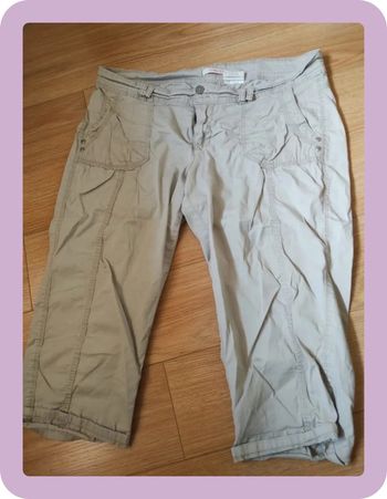 Pantacourt taille 40 en très bon état marque camaïeu.