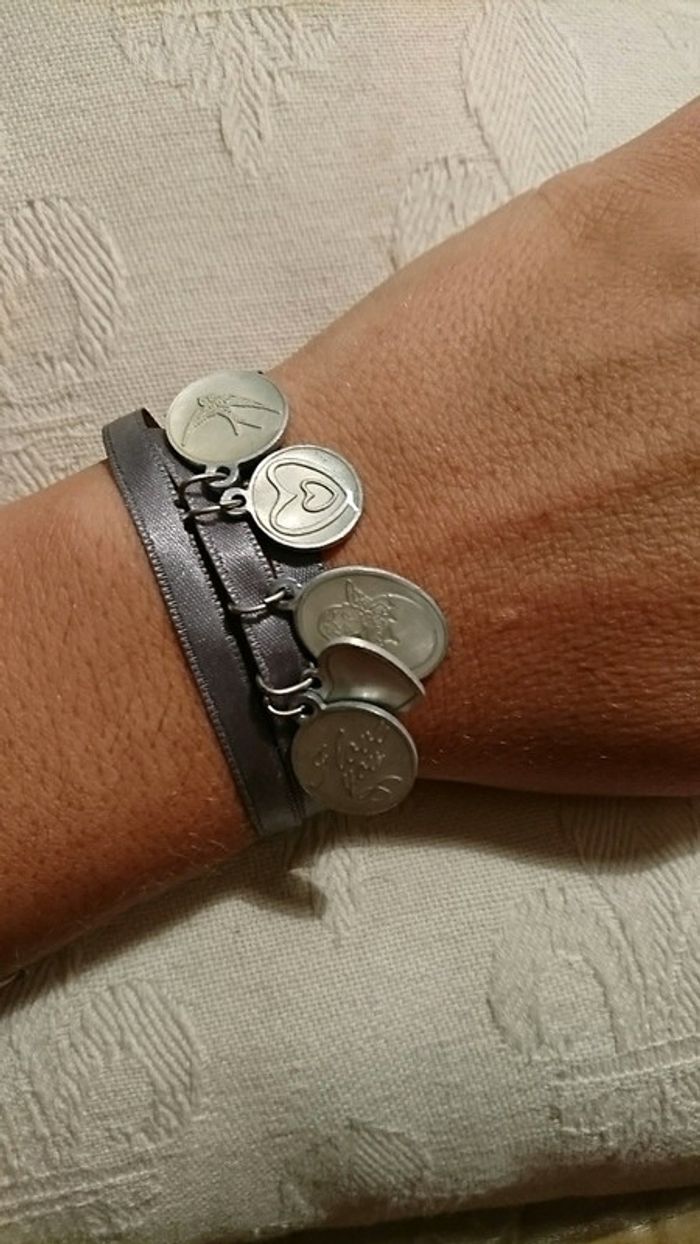Bracelet/ras de cou gris nacre et - photo numéro 4