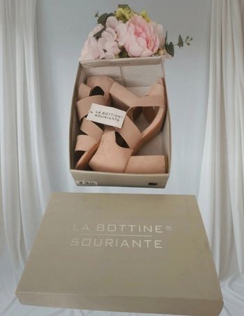 🤎🤍Jolie Paires De Sandales La Bottine Souriante 🤎🤍
