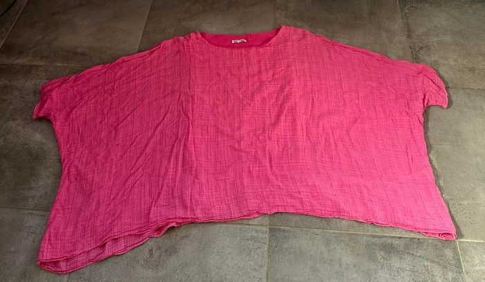 💫 Ravissant et original tee shirt / Haut made in Italy 46 / 48 une pure splendeur en parfait état - photo numéro 7