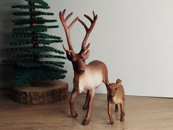 Figurine Renne et son bébé Animal de la forêt Mojo