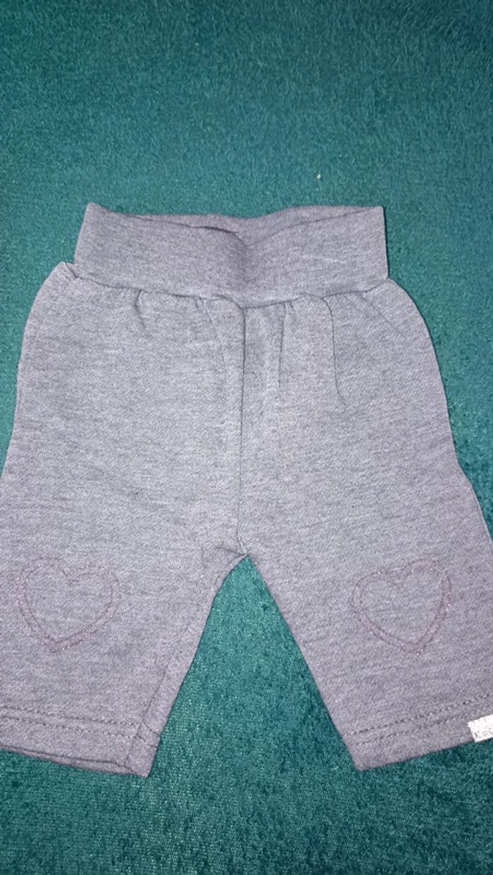 2 pantalons - photo numéro 2