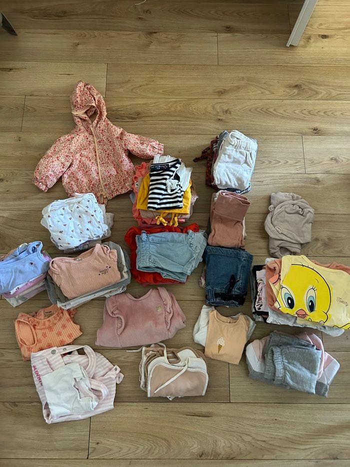 Lot de vêtements fille 6 mois