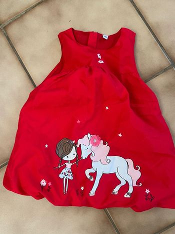 Petite robe rouge licorne taille 18 mois