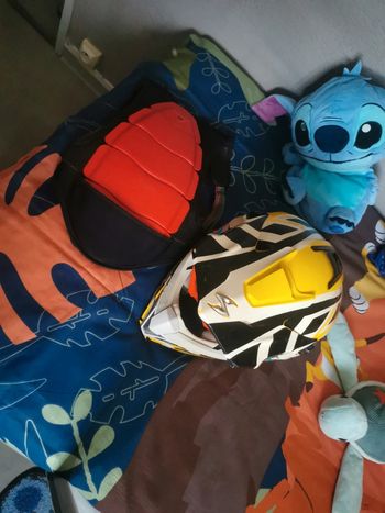 Casque scorpion et lunette + protège dos
