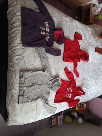 Lot 4 gilets 10 ans