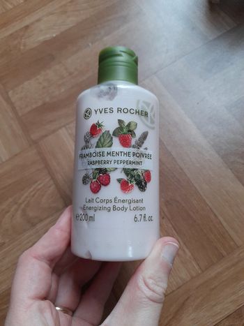 Lait corps énergisant. Framboise menthe poivrée