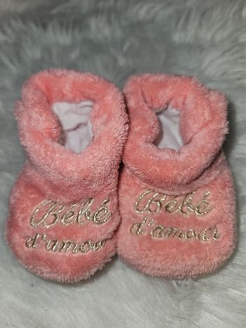 Chaussons bébé vieux rose – 0-3 mois