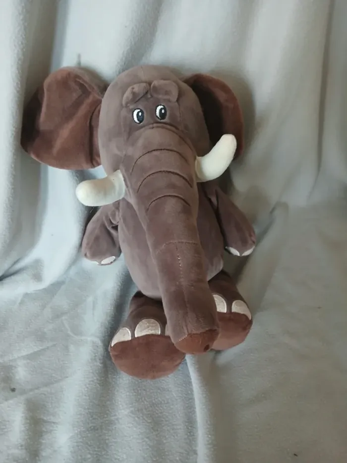 Peluche éléphant